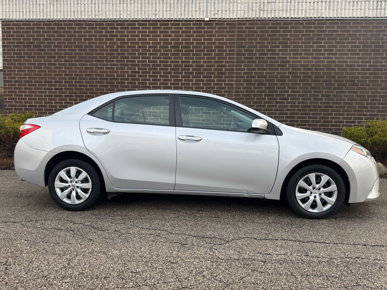 Toyota Corolla 4dr Sdn CVT LE Premium (Natl) 2015