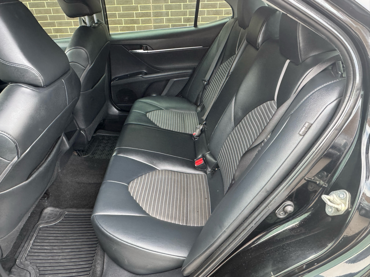 Toyota Camry SE Auto (Natl) 2020