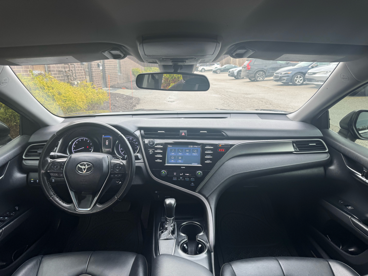 Toyota Camry SE Auto (Natl) 2020