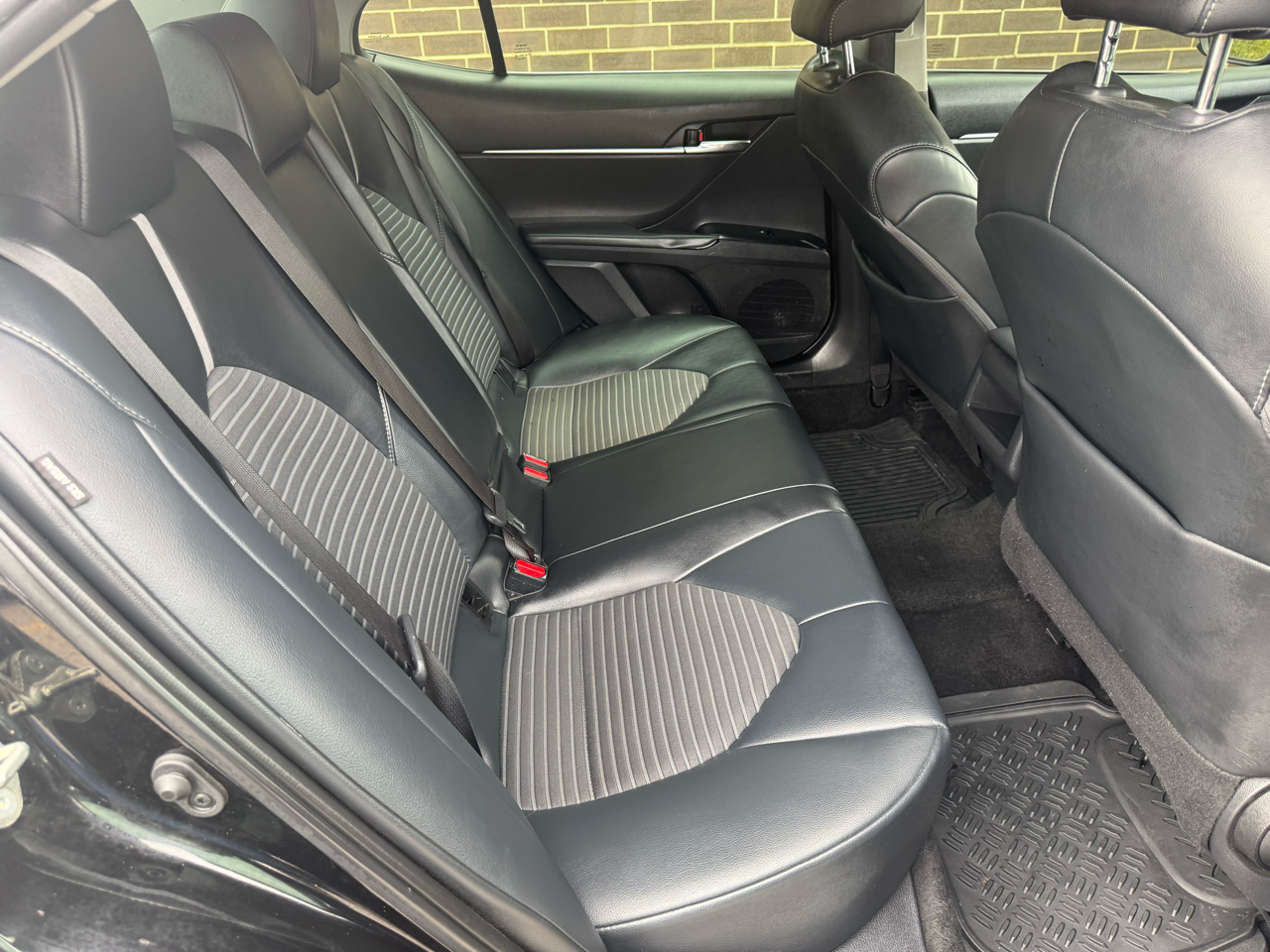 Toyota Camry SE Auto (Natl) 2020