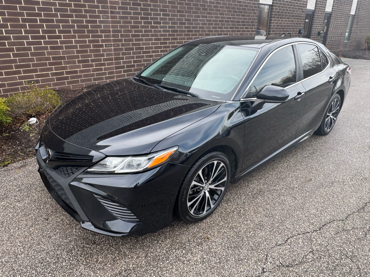 Toyota Camry SE Auto (Natl) 2020