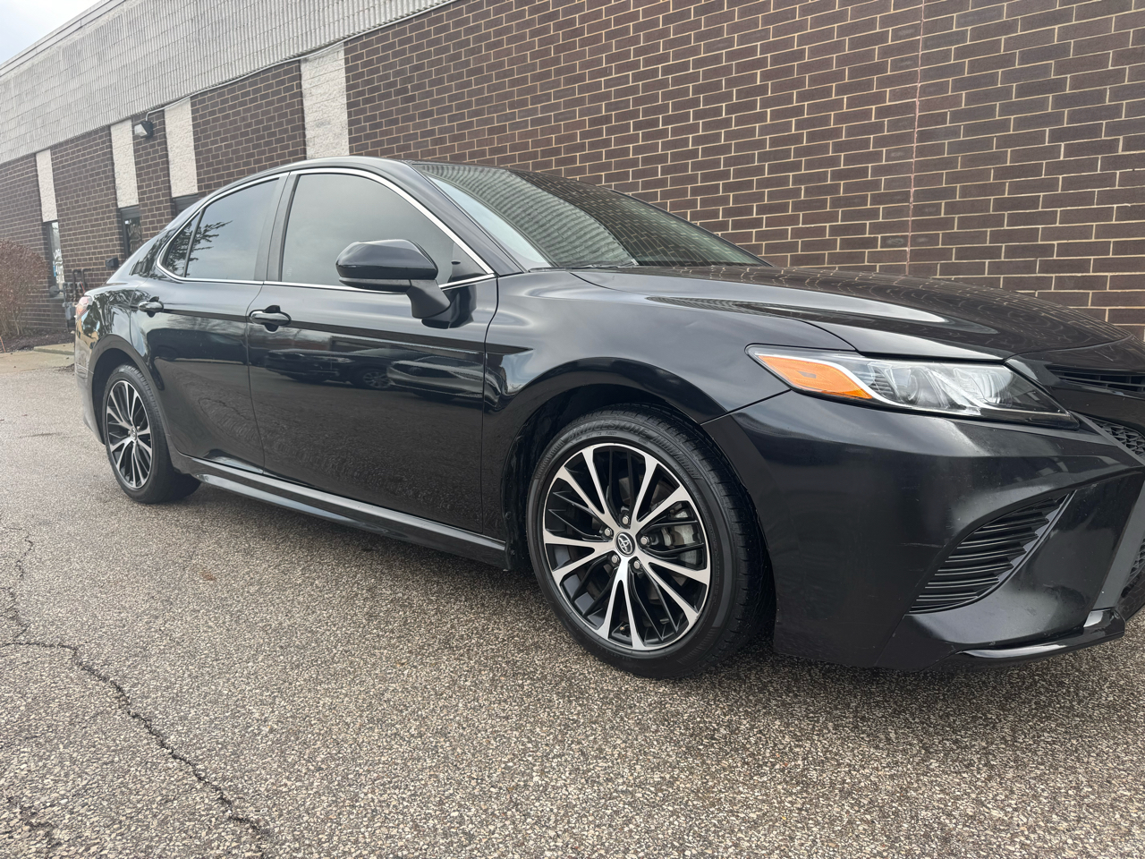 Toyota Camry SE Auto (Natl) 2020