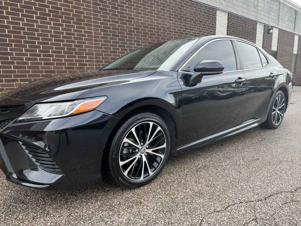 Toyota Camry SE Auto (Natl) 2020