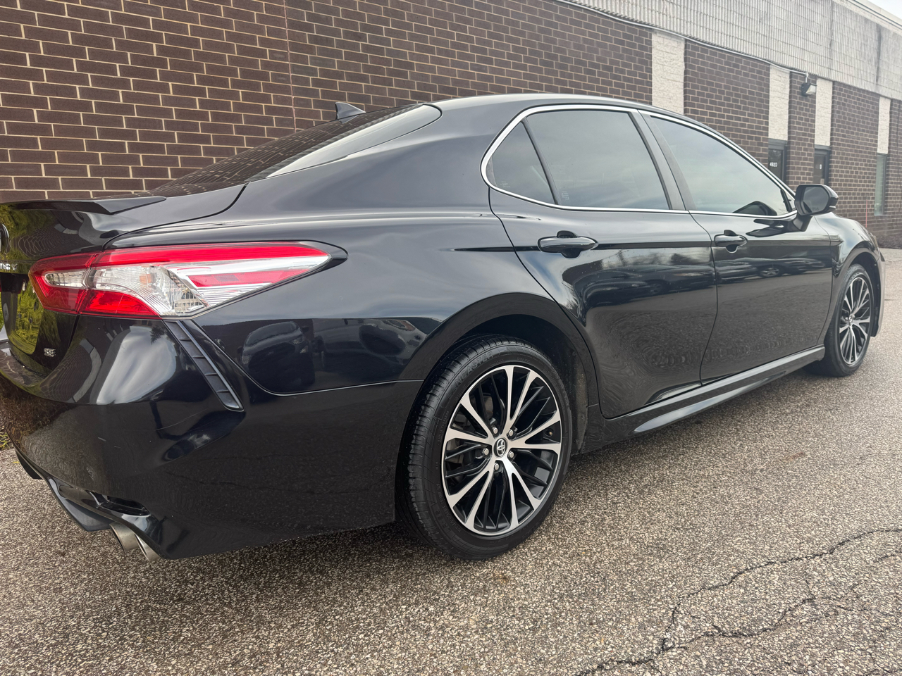 Toyota Camry SE Auto (Natl) 2020