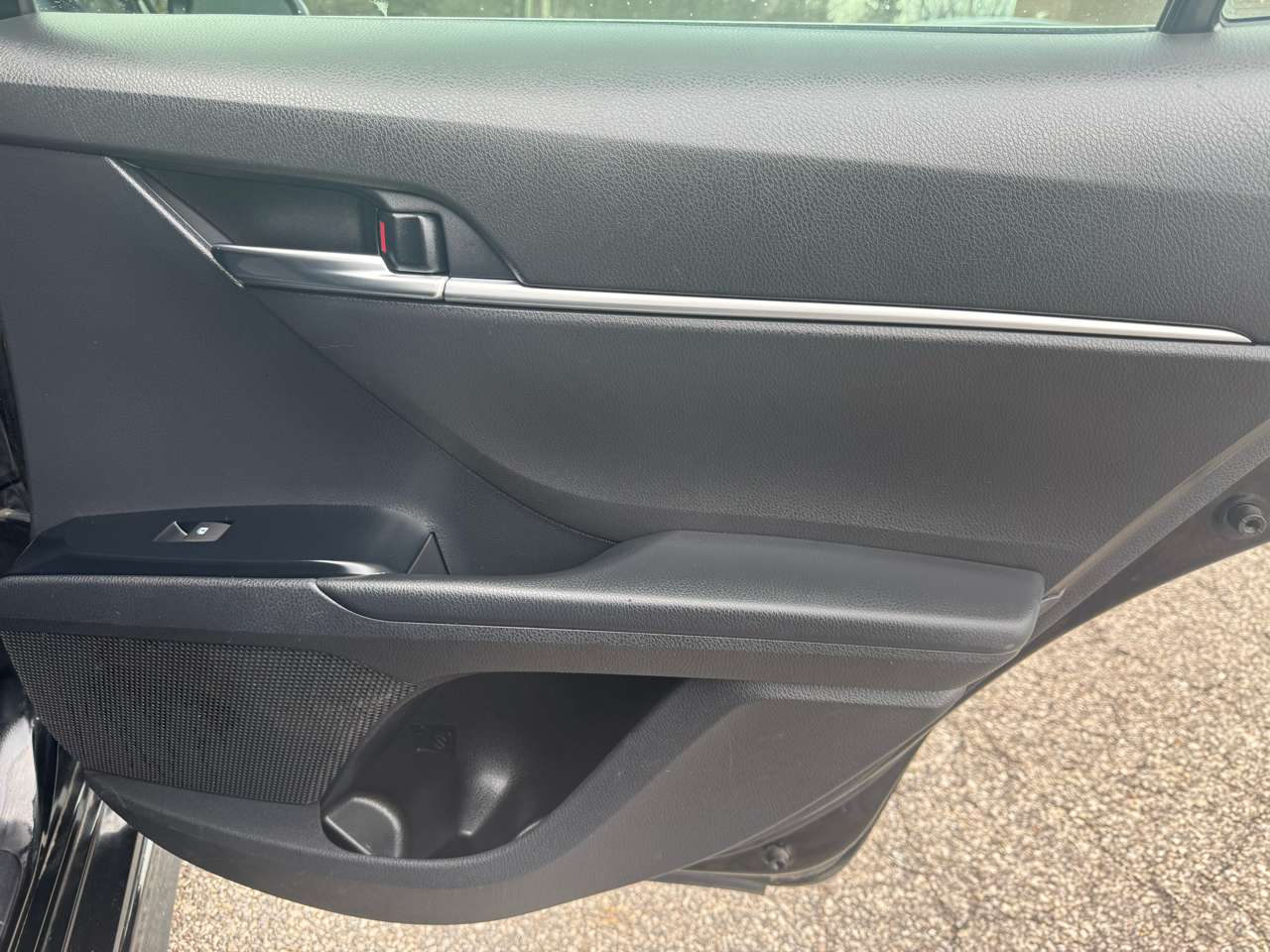 Toyota Camry SE Auto (Natl) 2020