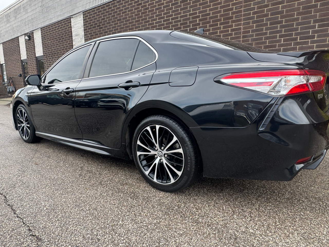 Toyota Camry SE Auto (Natl) 2020