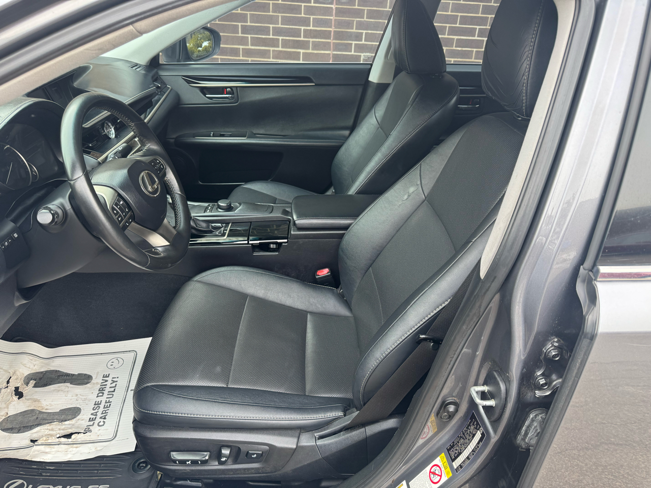 Lexus ES 350 4dr Sdn 2016