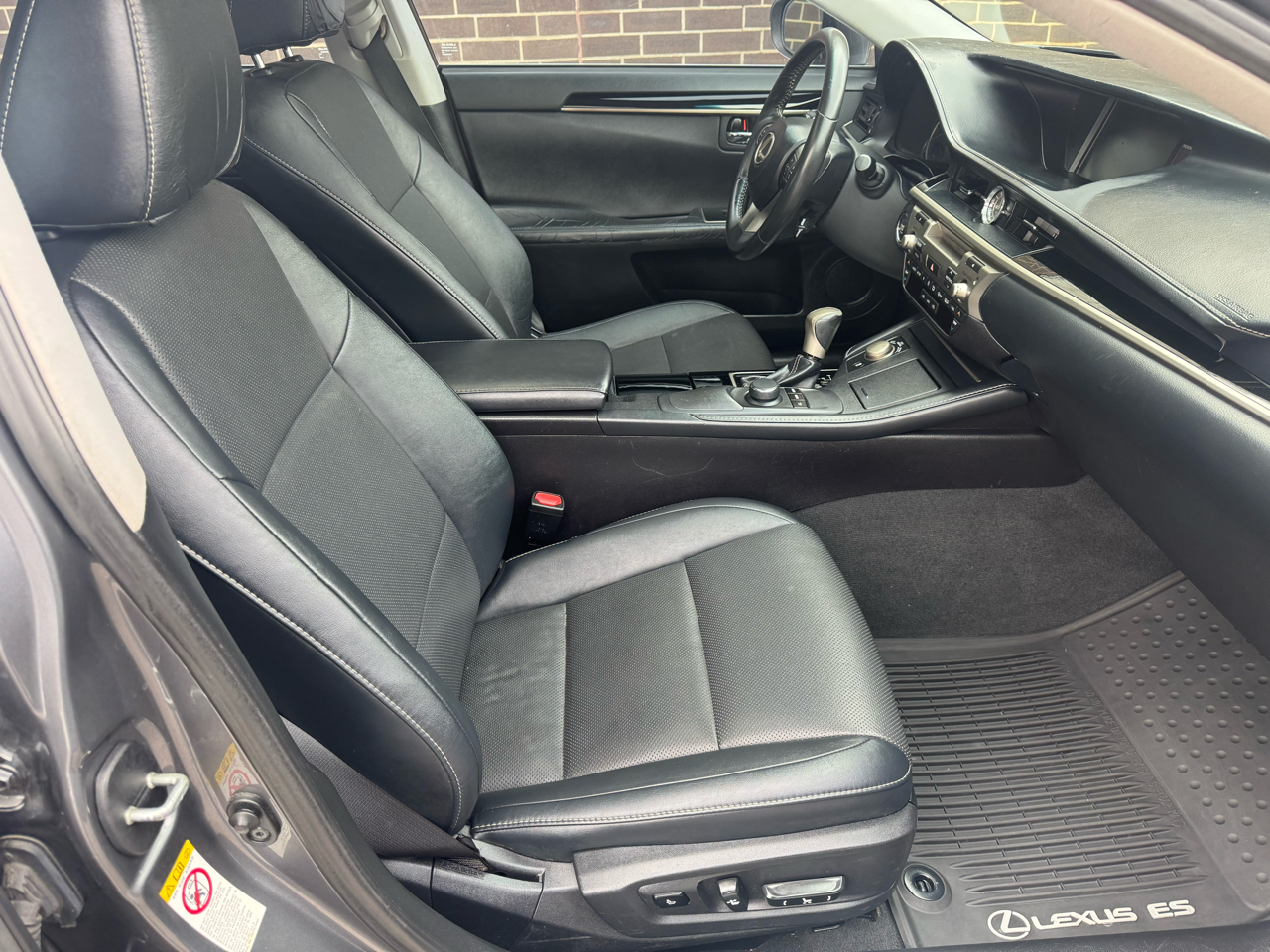 Lexus ES 350 4dr Sdn 2016