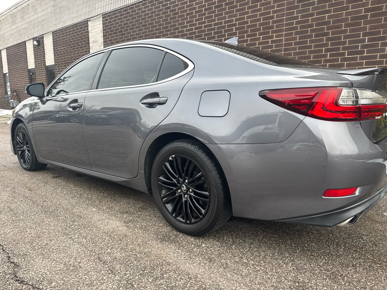 Lexus ES 350 4dr Sdn 2016