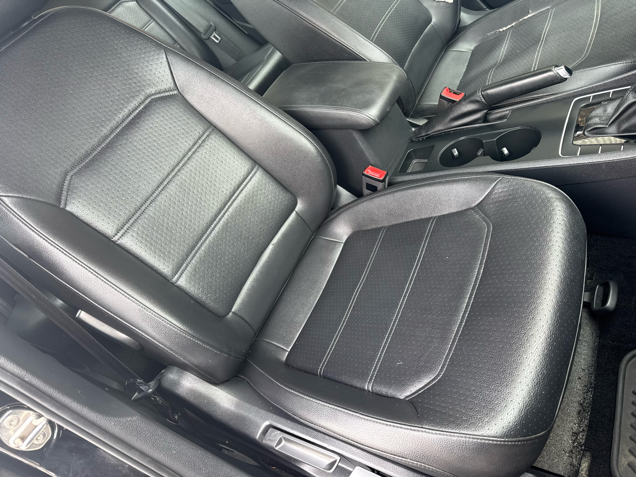 Volkswagen Passat 4dr Sdn 1.8T Auto Limited Edition PZEV 2015