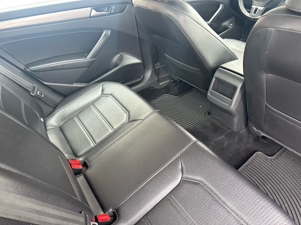 Volkswagen Passat 4dr Sdn 1.8T Auto Limited Edition PZEV 2015