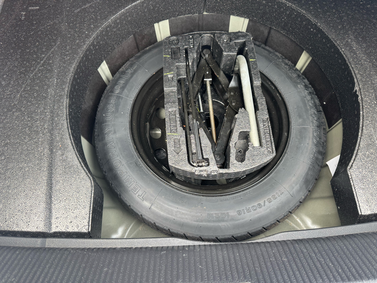 Volkswagen Passat 4dr Sdn 1.8T Auto Limited Edition PZEV 2015