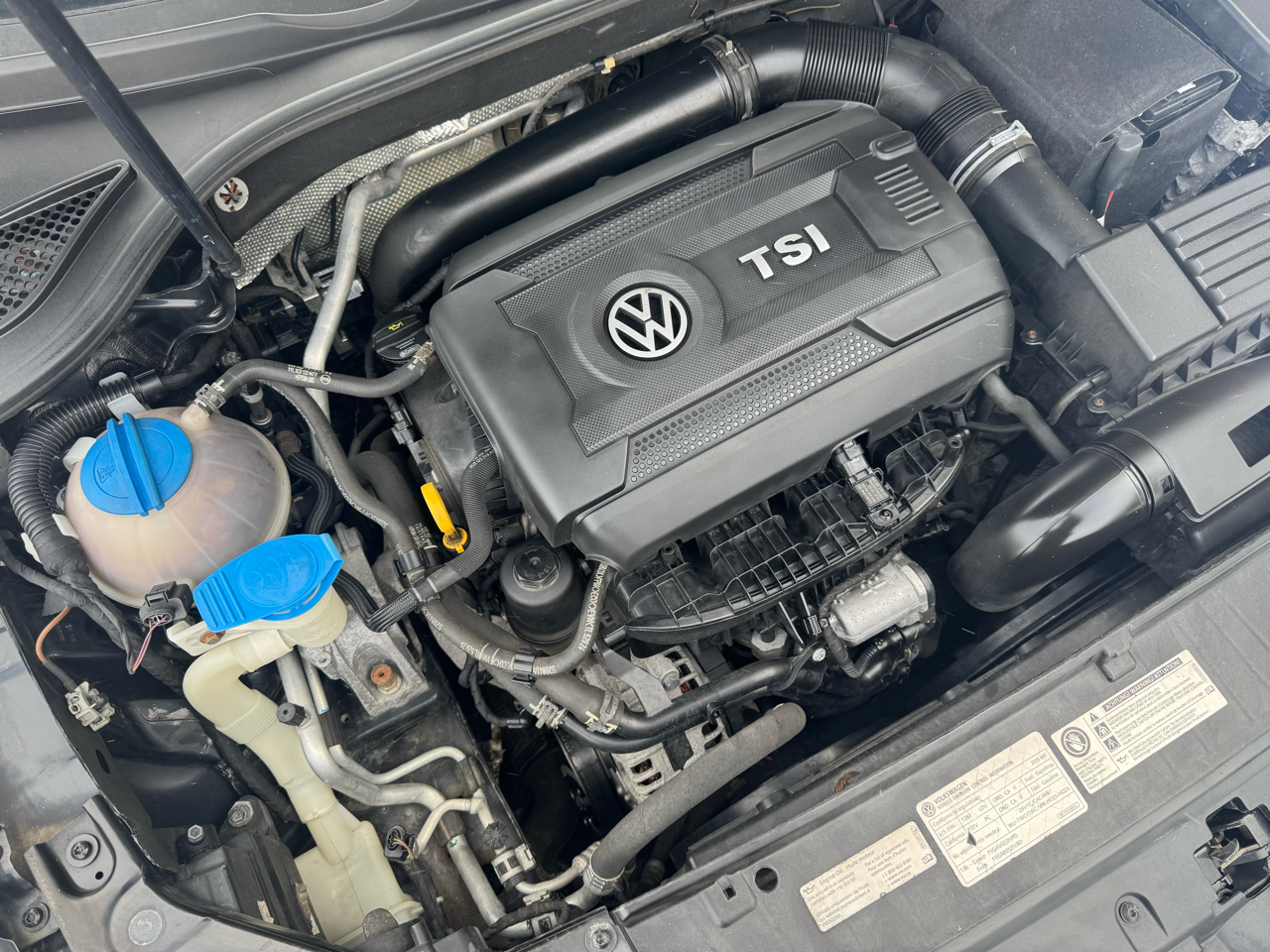 Volkswagen Passat 4dr Sdn 1.8T Auto Limited Edition PZEV 2015