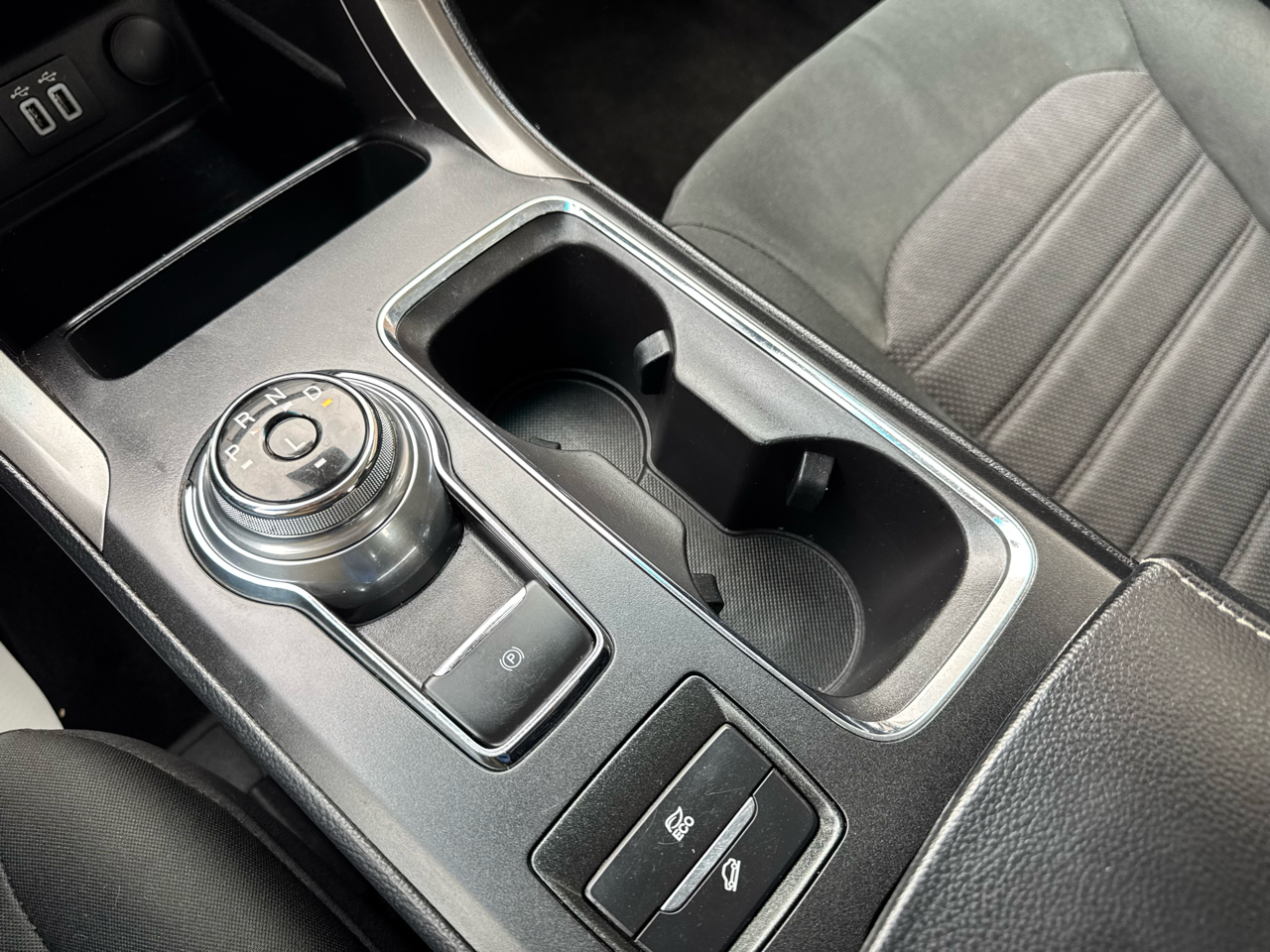 Ford Fusion Hybrid SE FWD 2020