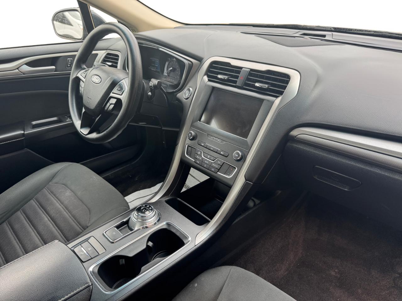 Ford Fusion Hybrid SE FWD 2020