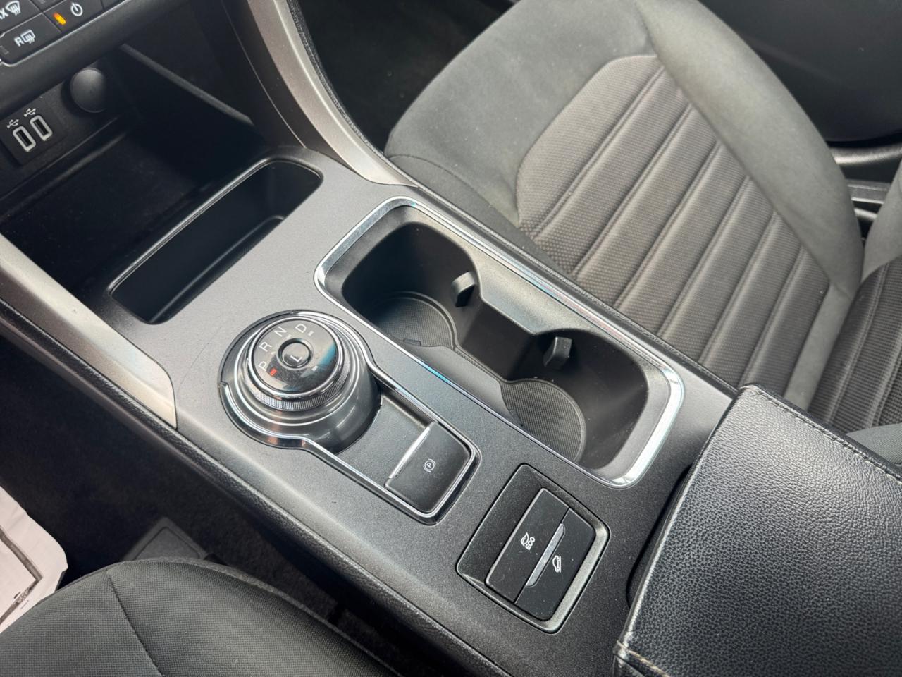 Ford Fusion Hybrid SE FWD 2020