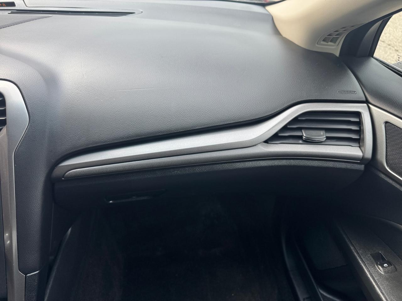 Ford Fusion Hybrid SE FWD 2020