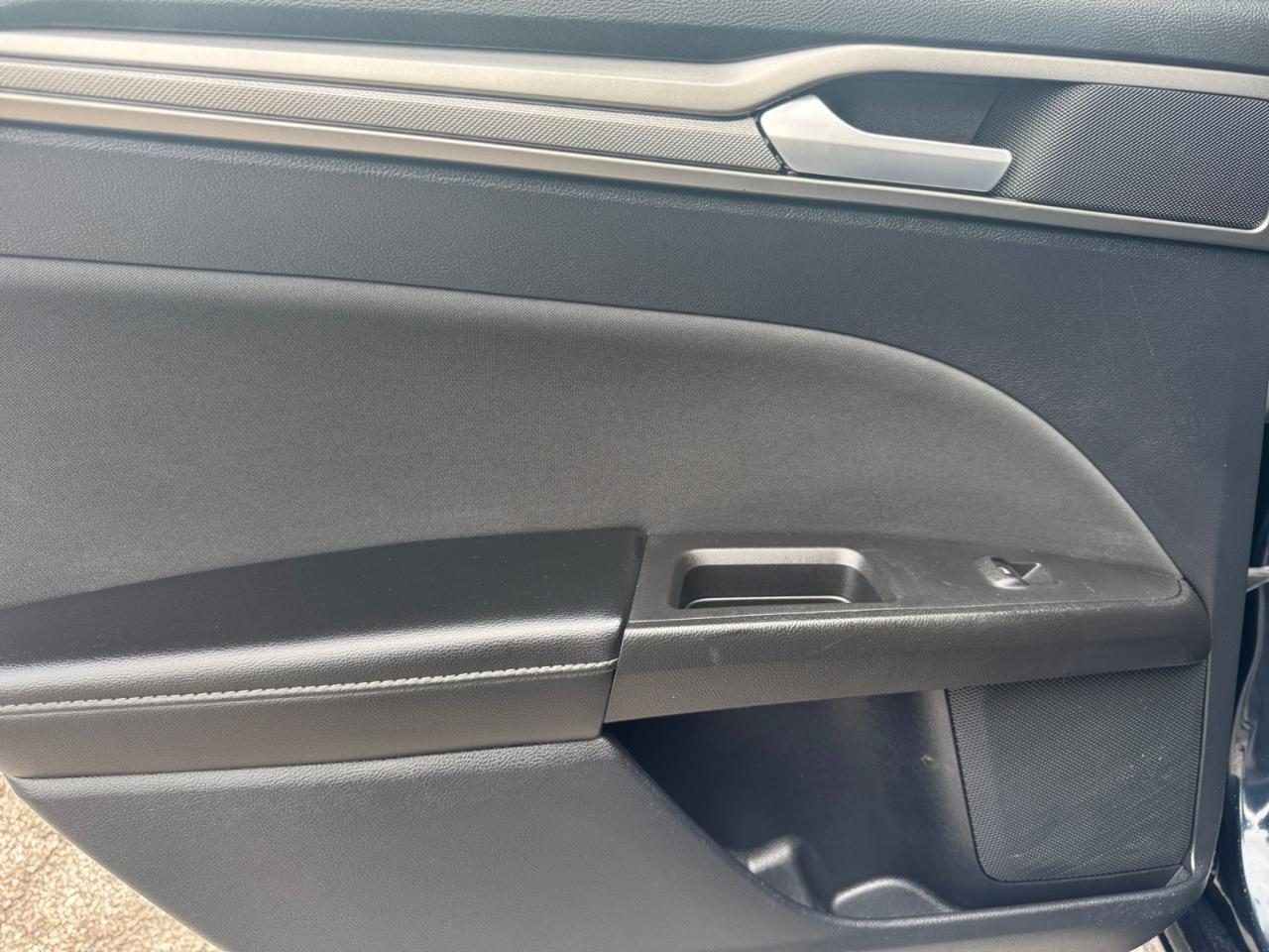 Ford Fusion Hybrid SE FWD 2020