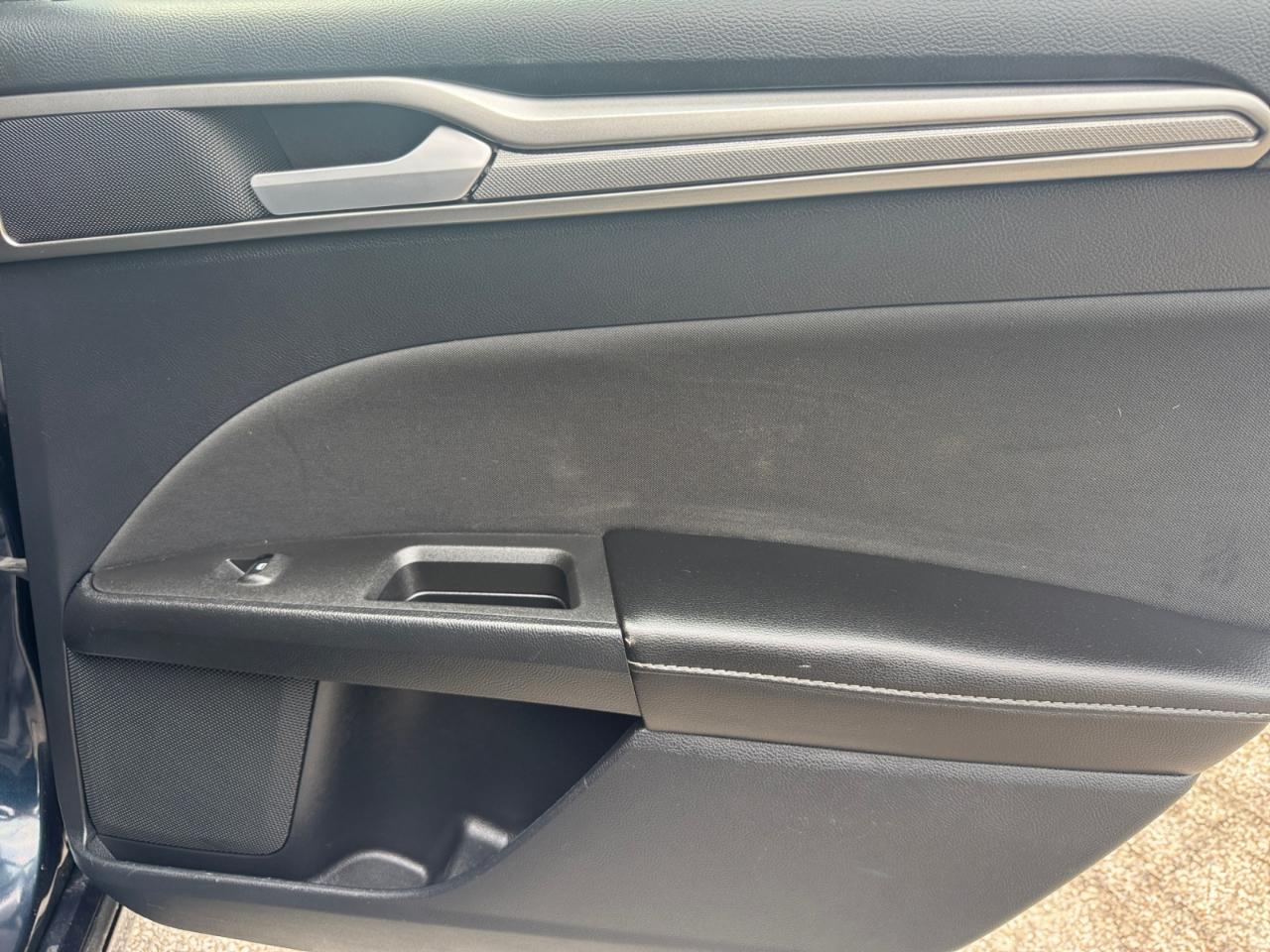 Ford Fusion Hybrid SE FWD 2020