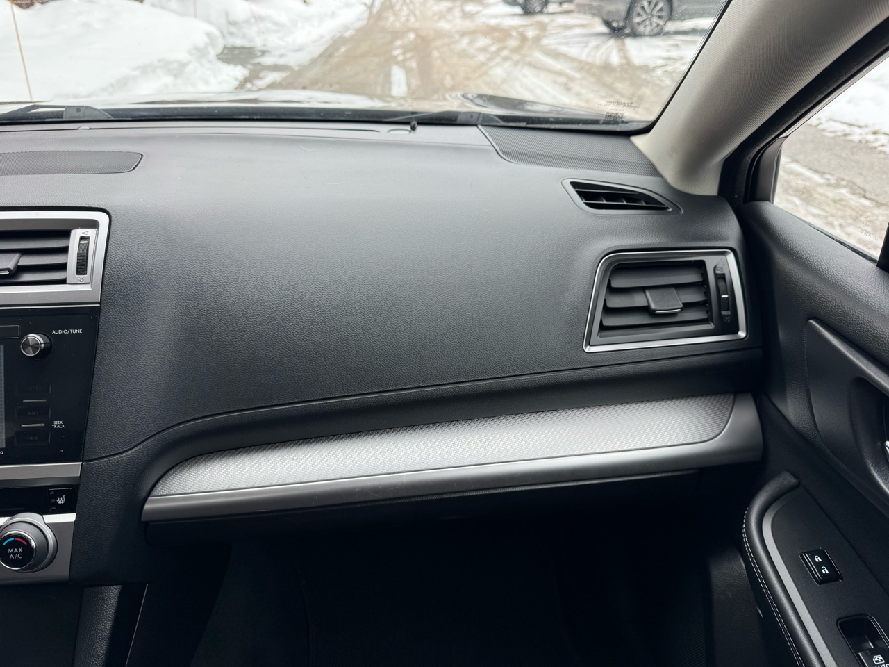 Subaru Legacy 4dr Sdn 2.5i Premium PZEV 2016