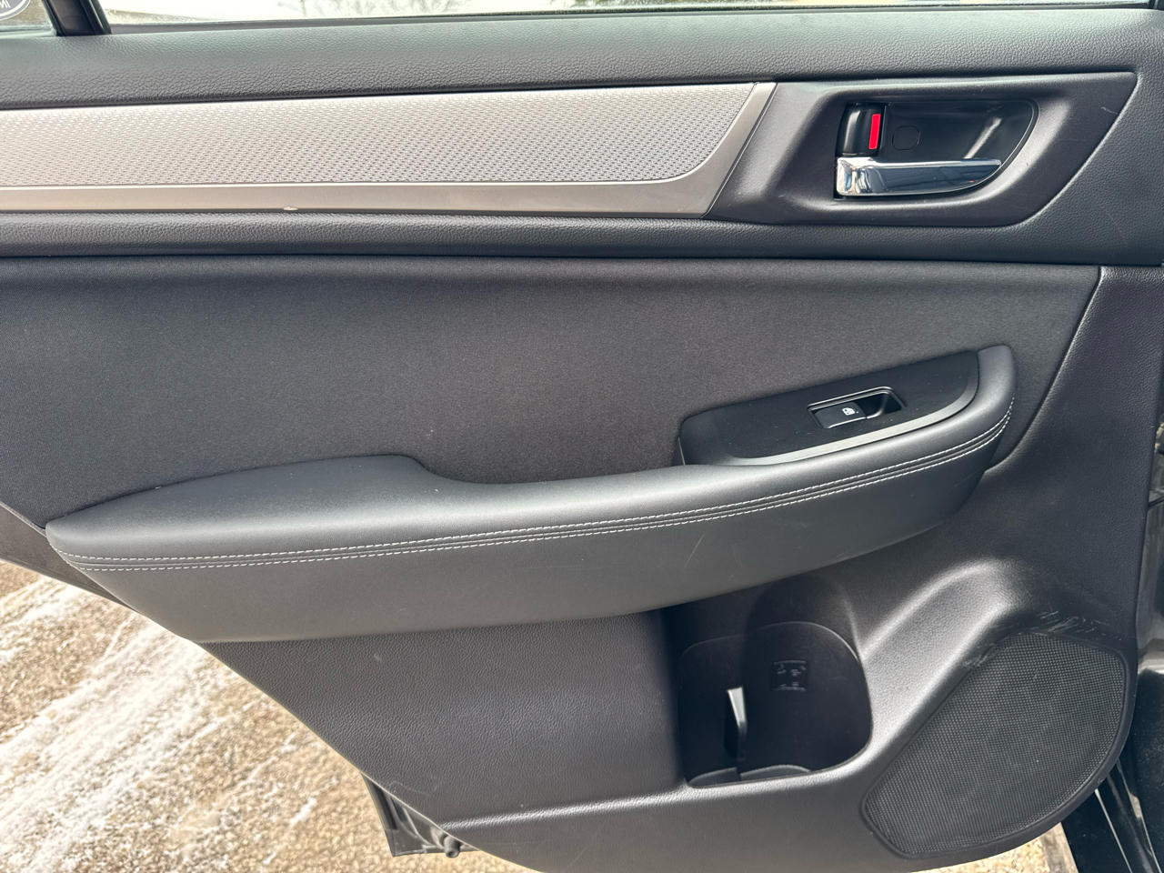 Subaru Legacy 4dr Sdn 2.5i Premium PZEV 2016