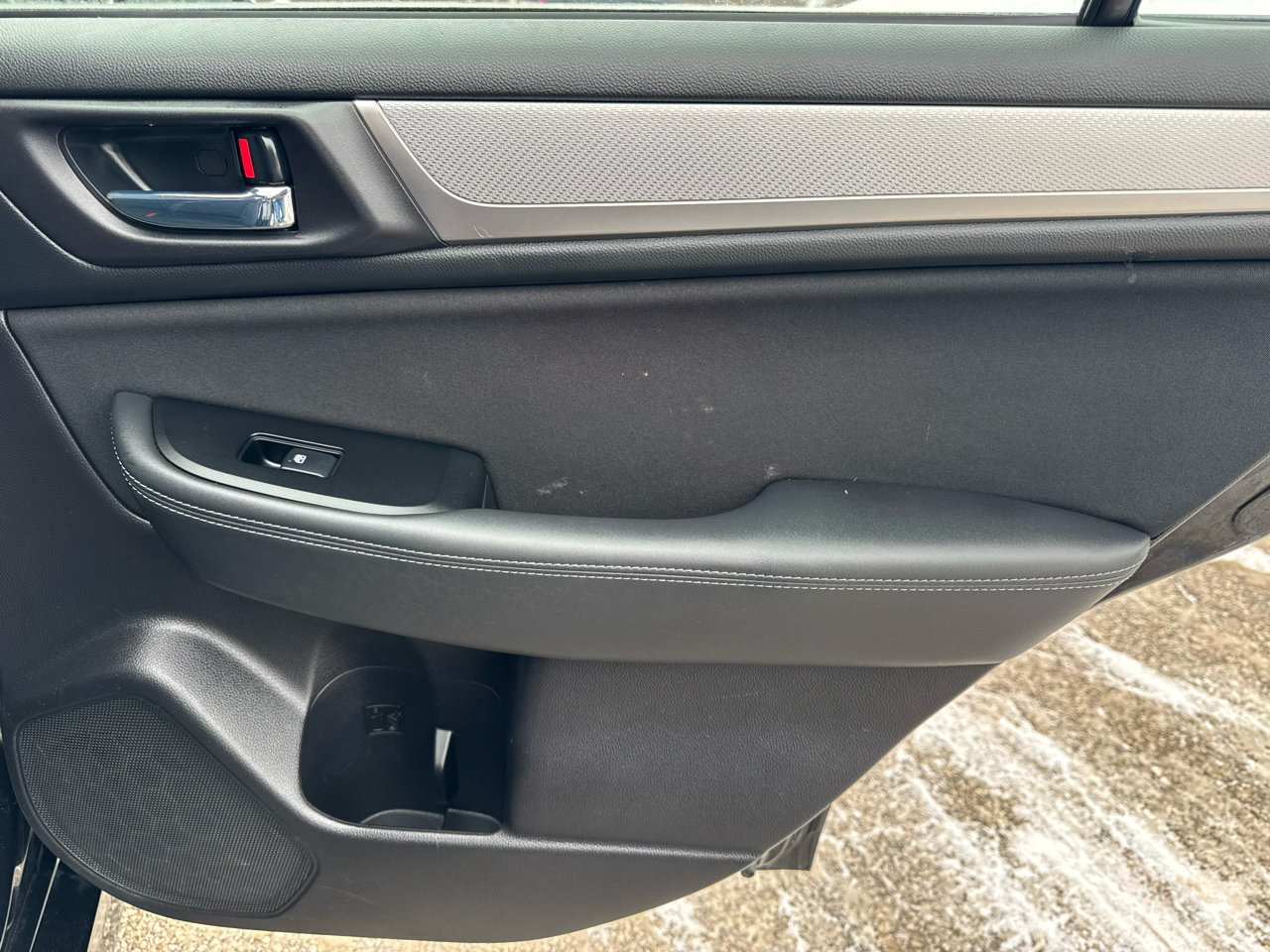 Subaru Legacy 4dr Sdn 2.5i Premium PZEV 2016