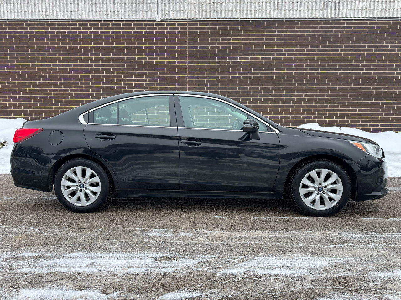 Subaru Legacy 4dr Sdn 2.5i Premium PZEV 2016