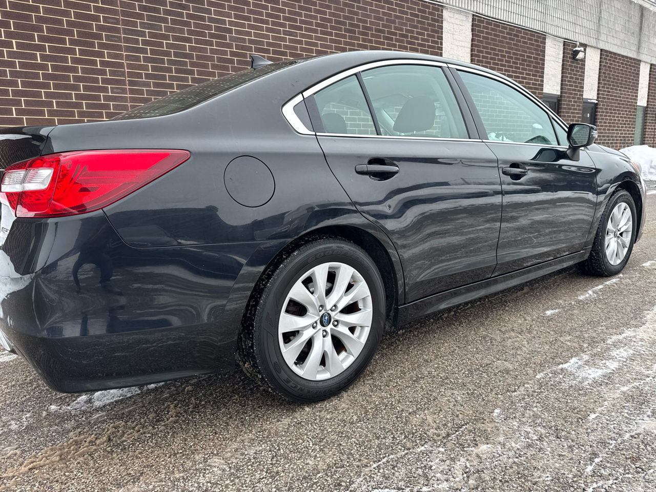 Subaru Legacy 4dr Sdn 2.5i Premium PZEV 2016