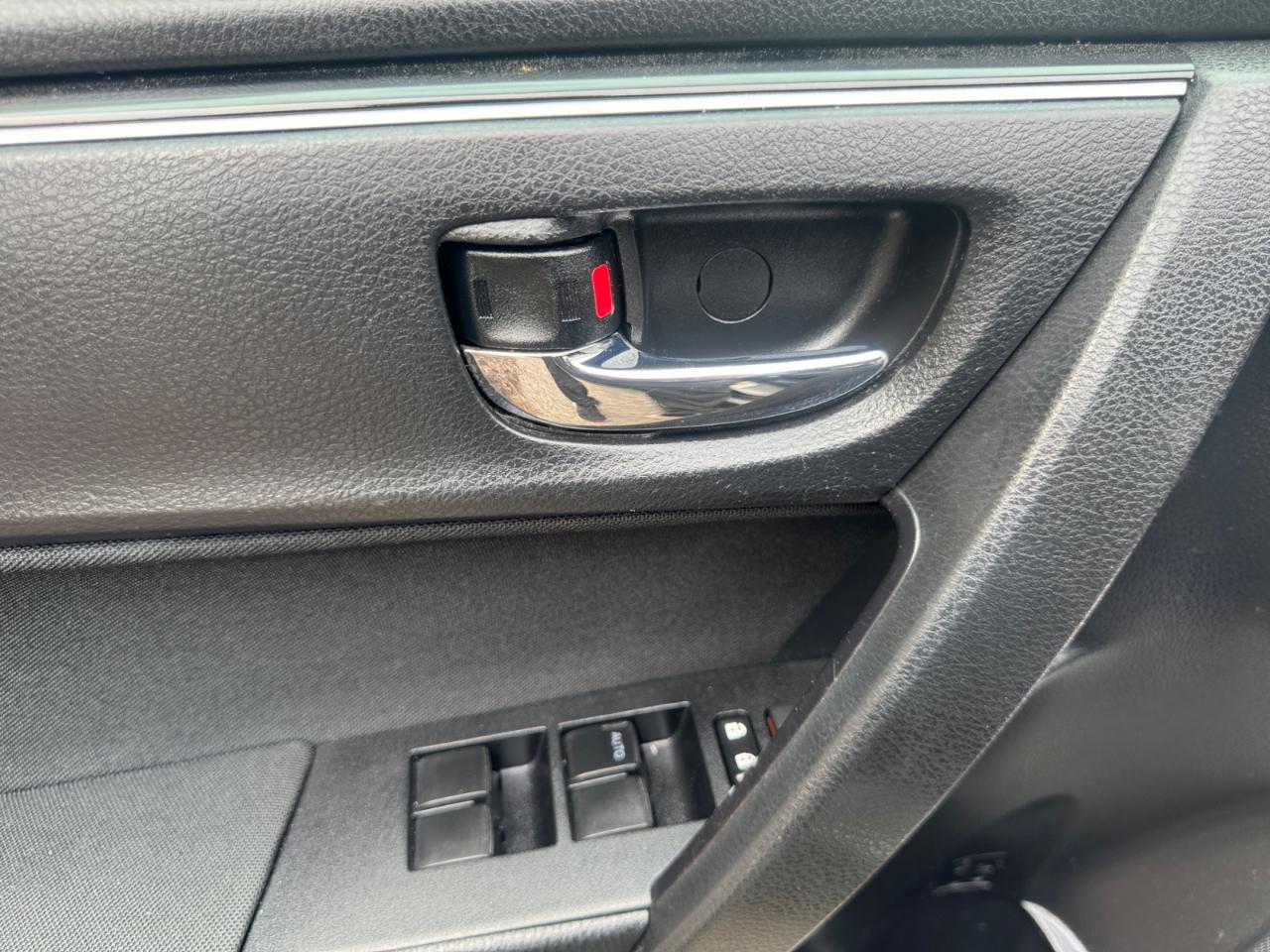 Toyota Corolla LE CVT (Natl) 2018