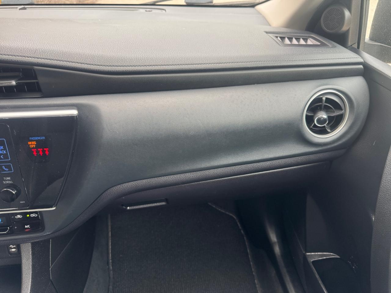 Toyota Corolla LE CVT (Natl) 2018