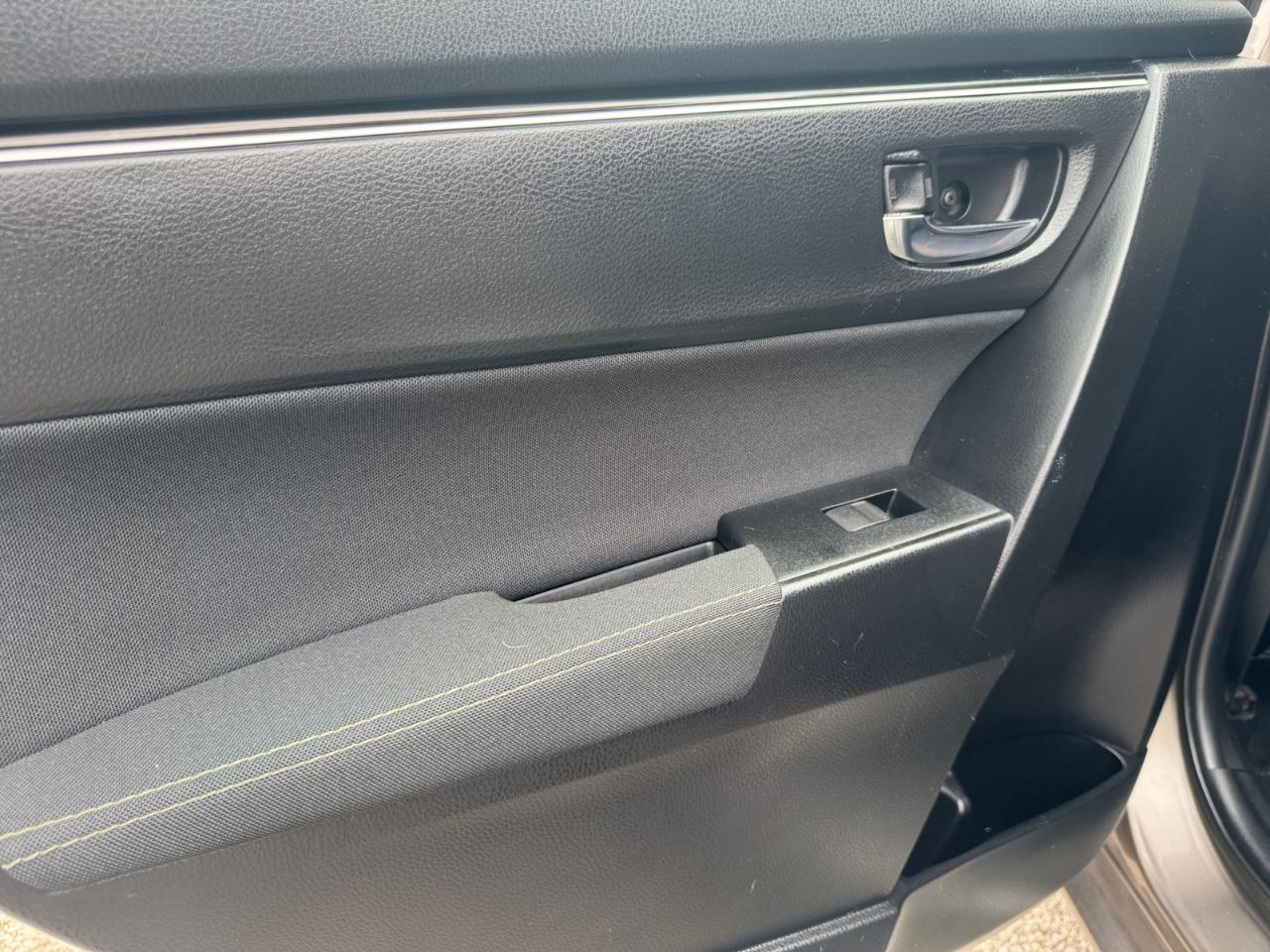 Toyota Corolla LE CVT (Natl) 2018