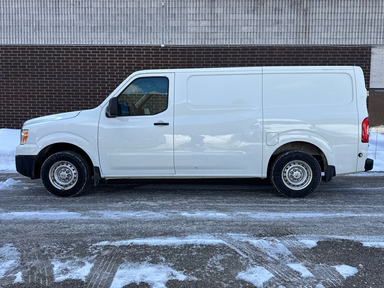 Nissan NV 2500 HD  2020