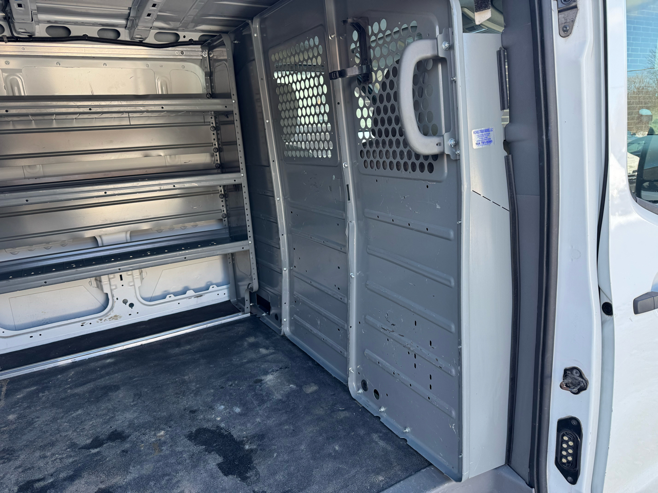 Nissan NV 2500 HD  2020