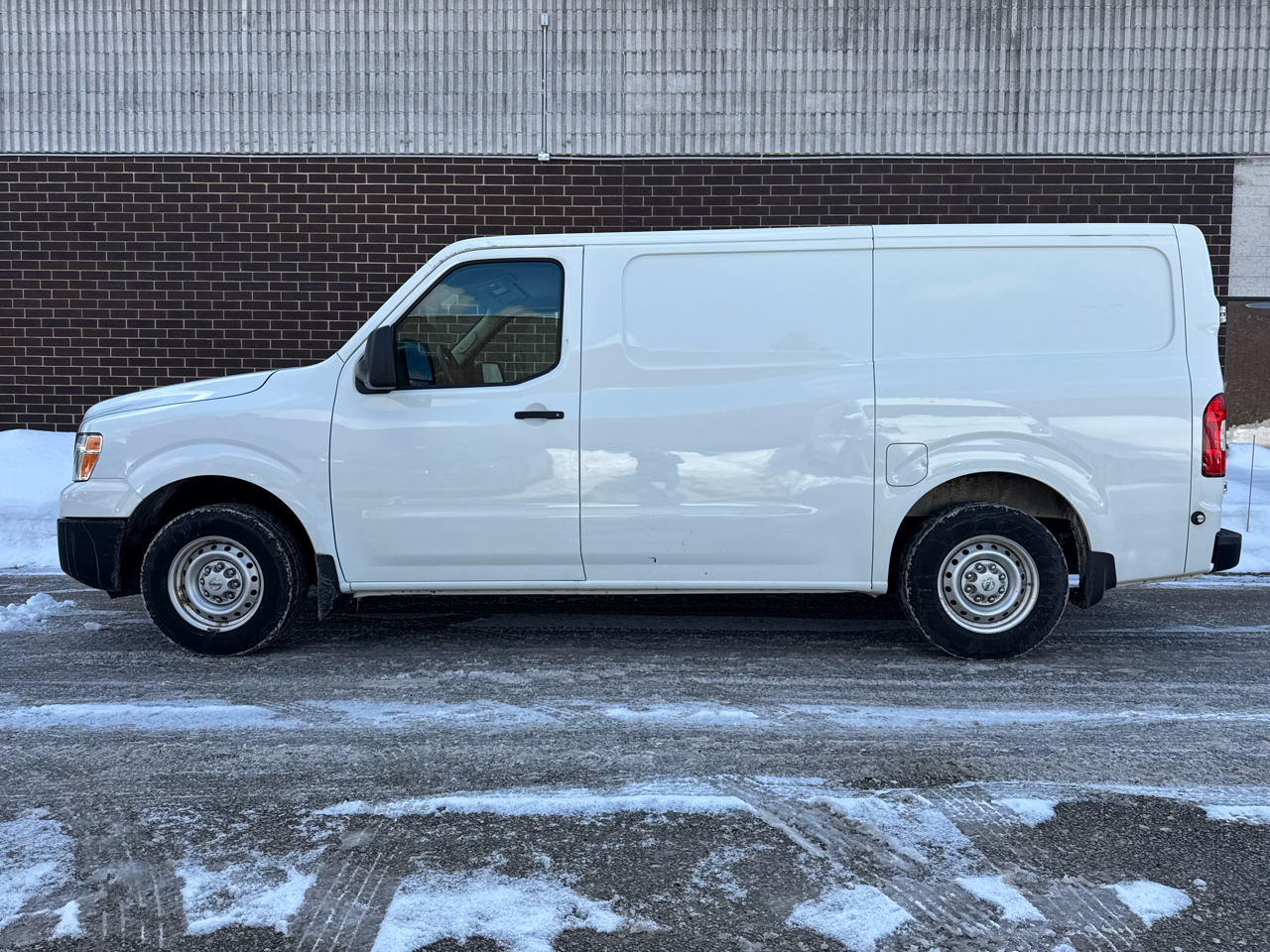 Nissan NV 2500 HD  2020
