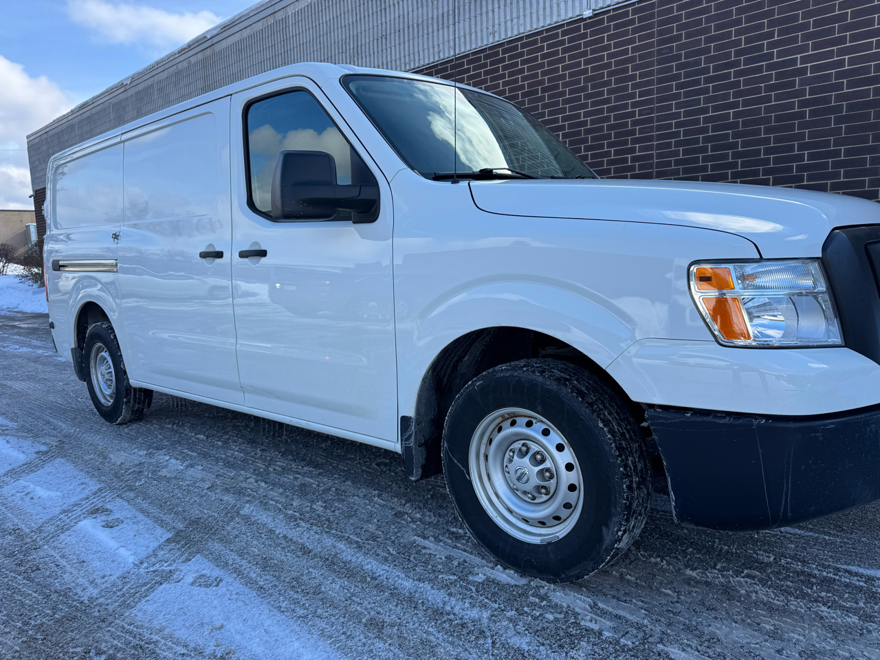 Nissan NV 2500 HD  2020