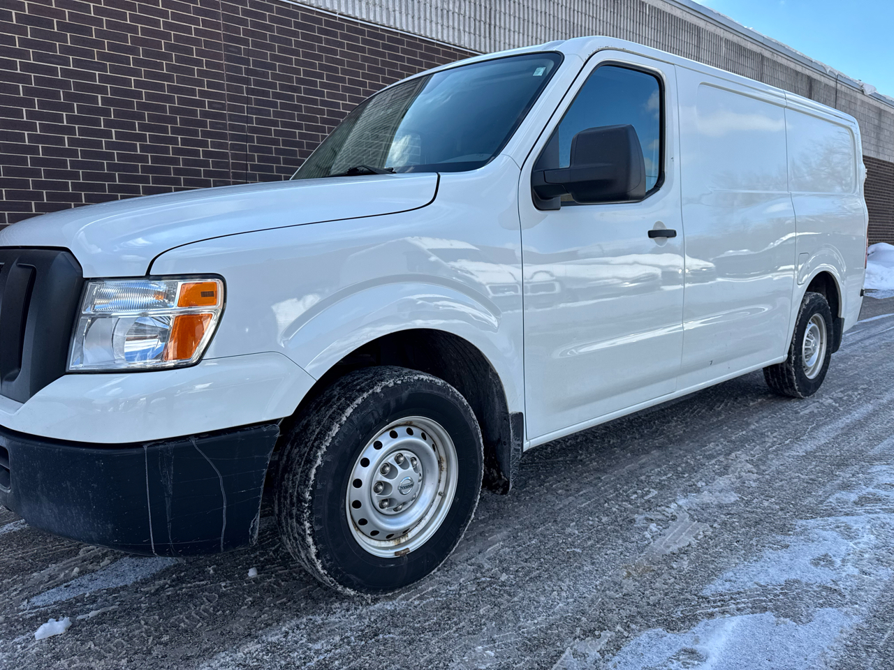 Nissan NV 2500 HD  2020