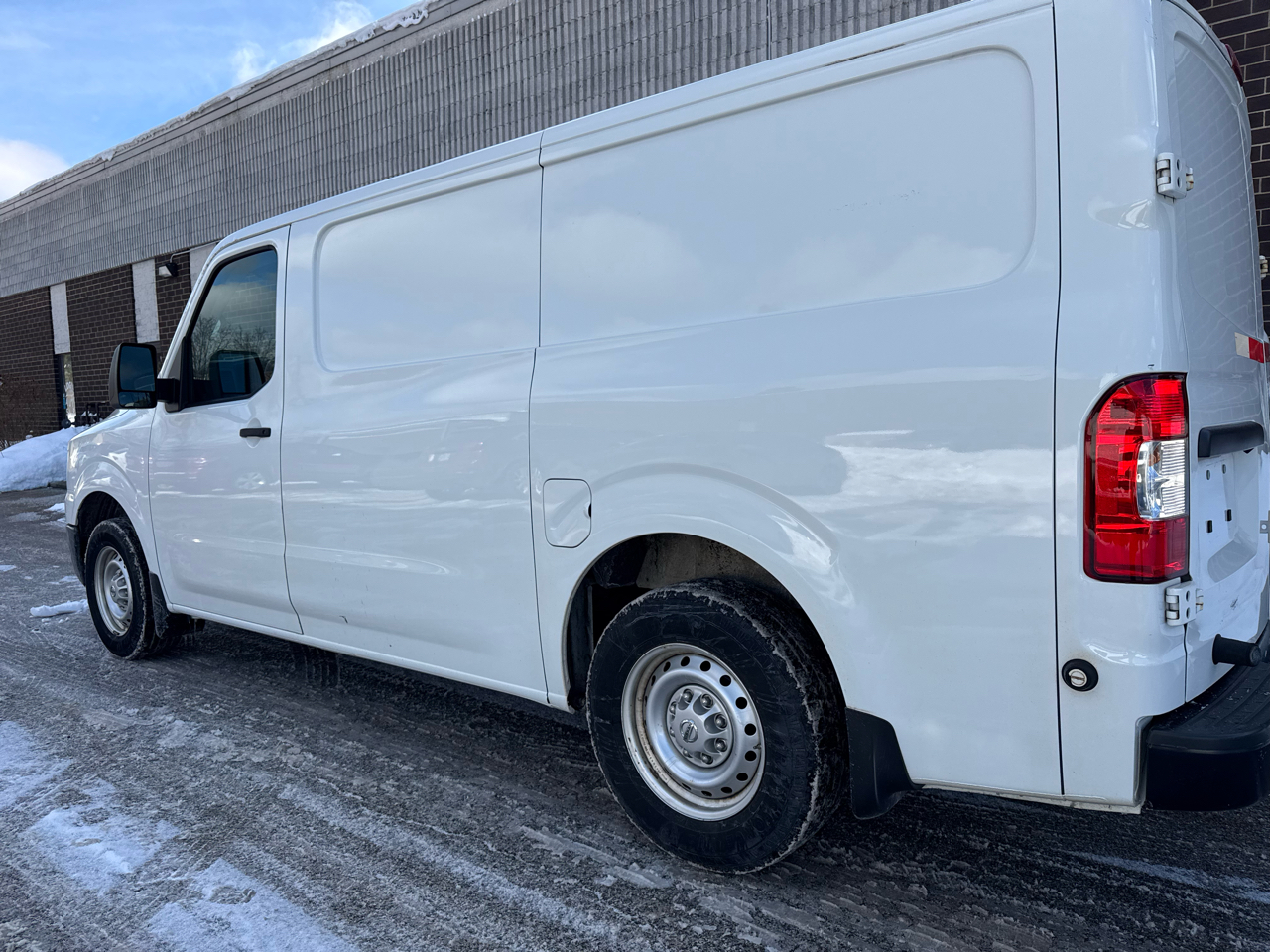 Nissan NV 2500 HD  2020