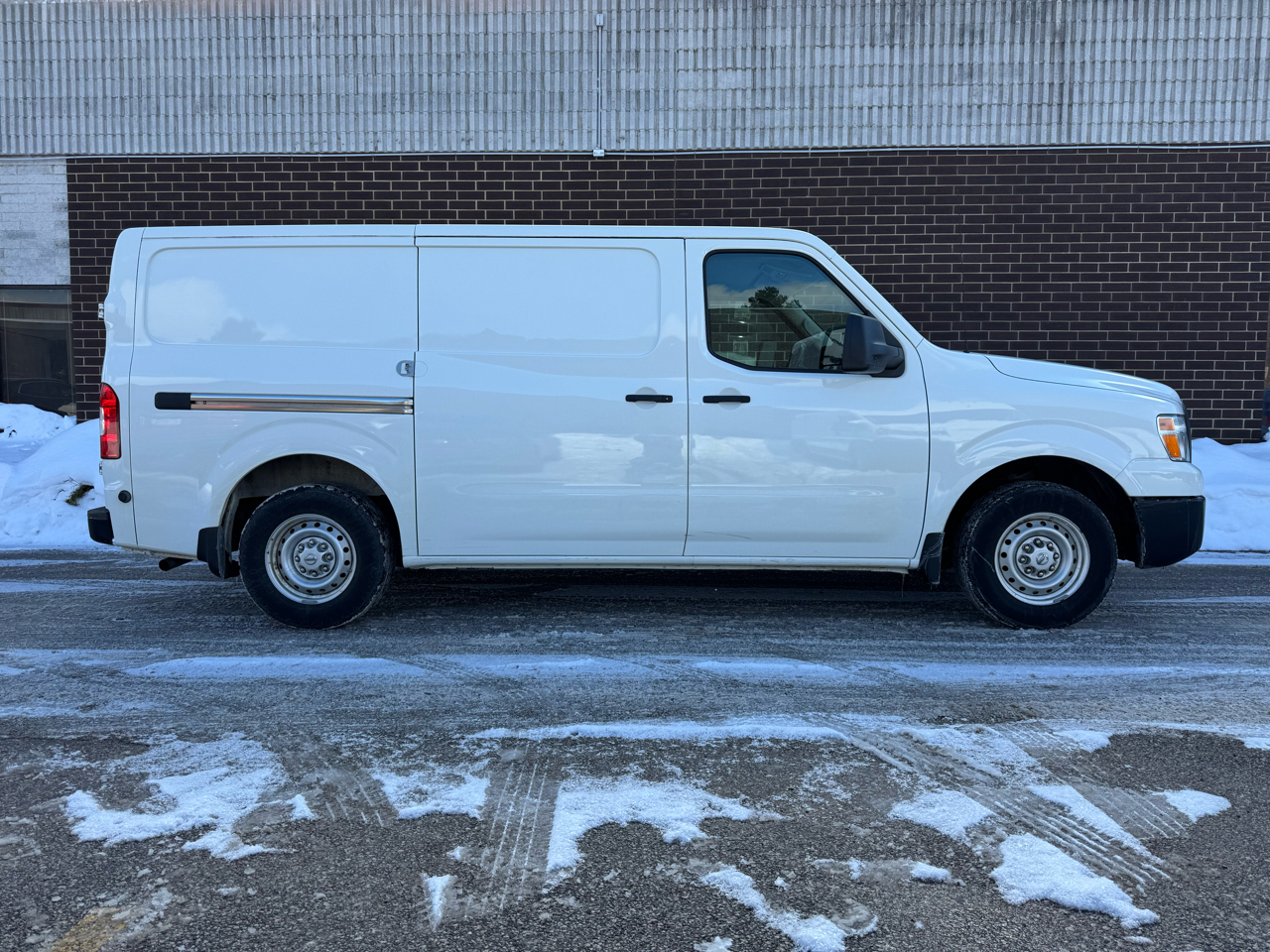 Nissan NV 2500 HD  2020