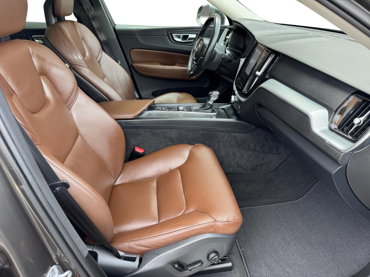 Volvo XC60 T6 AWD Momentum 2018