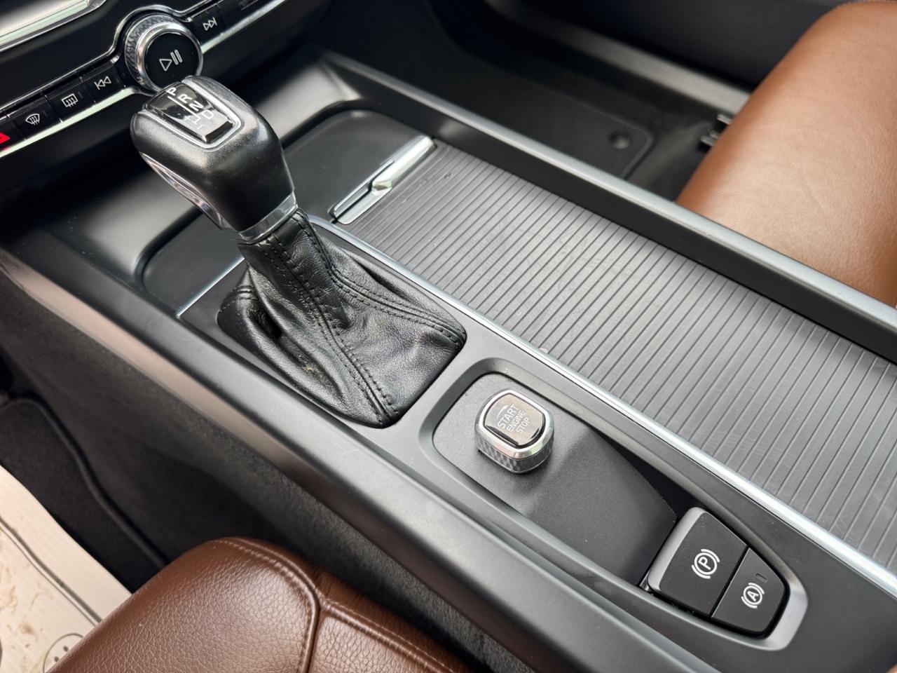 Volvo XC60 T6 AWD Momentum 2018