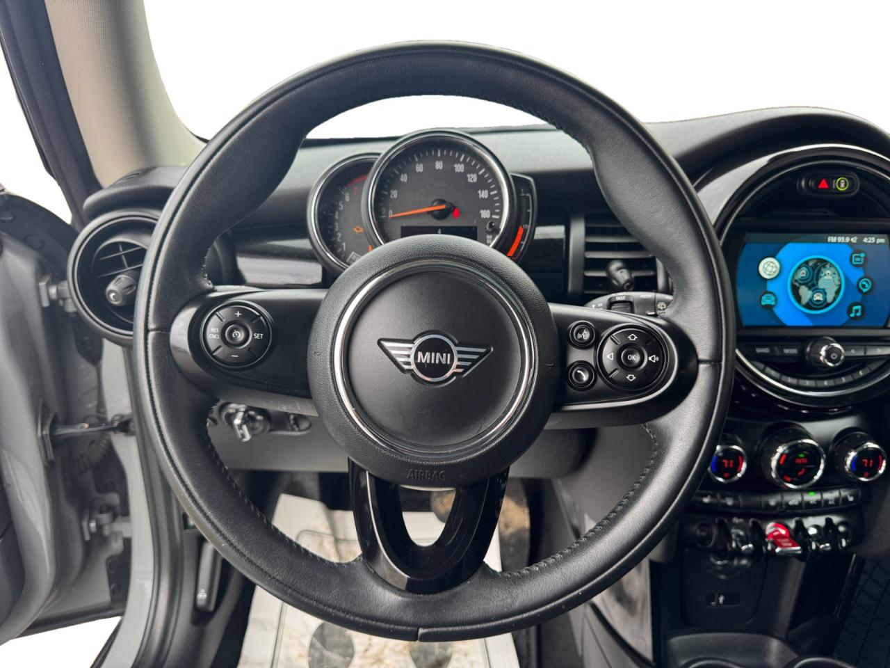 MINI Hardtop 2 Door Cooper FWD 2021