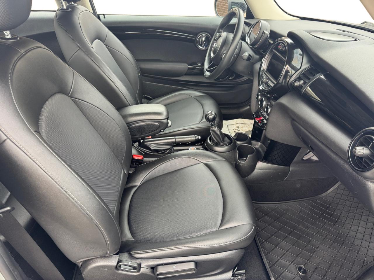 MINI Hardtop 2 Door Cooper FWD 2021