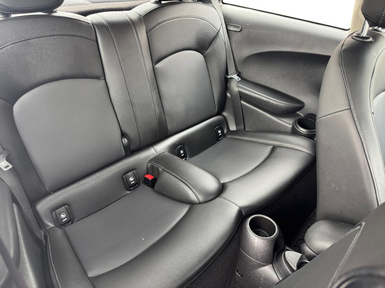 MINI Hardtop 2 Door Cooper FWD 2021