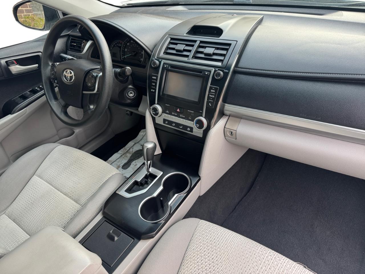 Toyota Camry 2014.5 4dr Sdn I4 Auto LE (Natl) 2014