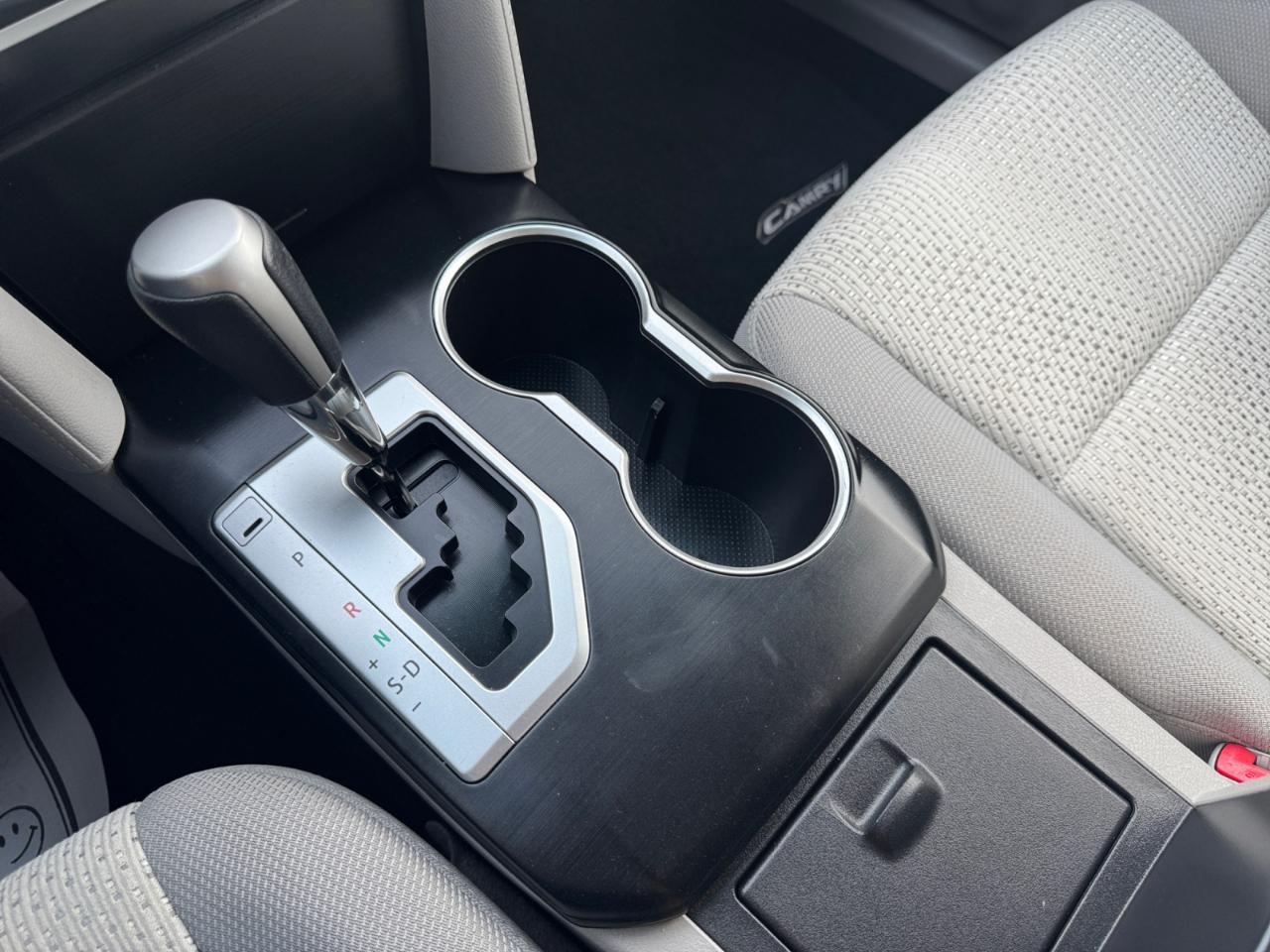 Toyota Camry 2014.5 4dr Sdn I4 Auto LE (Natl) 2014