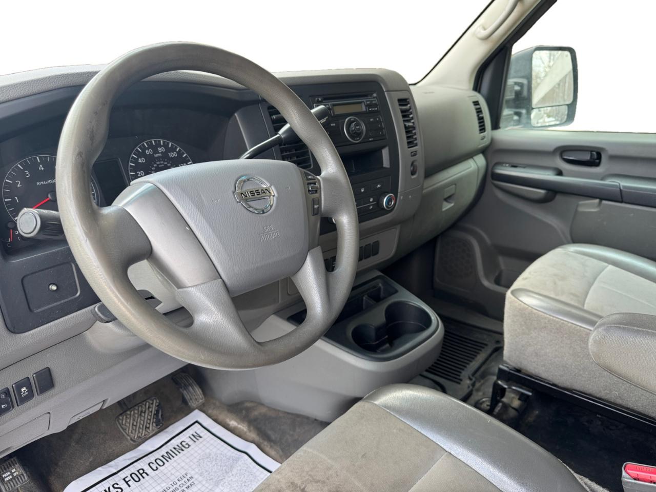 Nissan NV Cargo NV2500 HD Standard Roof V8 S 2017