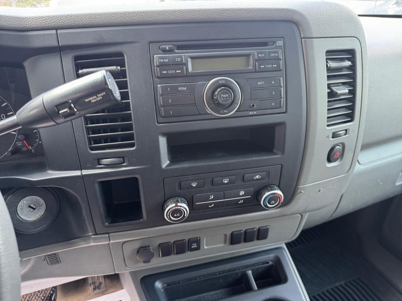 Nissan NV Cargo NV2500 HD Standard Roof V8 S 2017