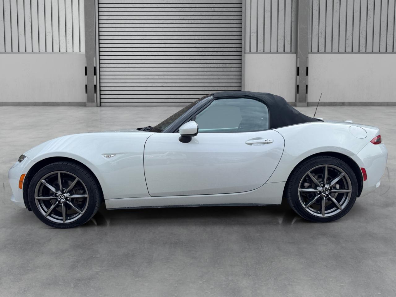 Mazda MX-5 Miata 2dr Conv Man Grand Touring 2016