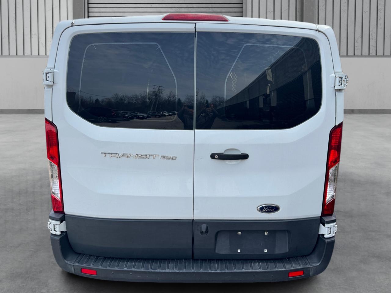 Ford Transit Van T-250 130" Low Rf 9000 GVWR Sliding RH Dr 2018