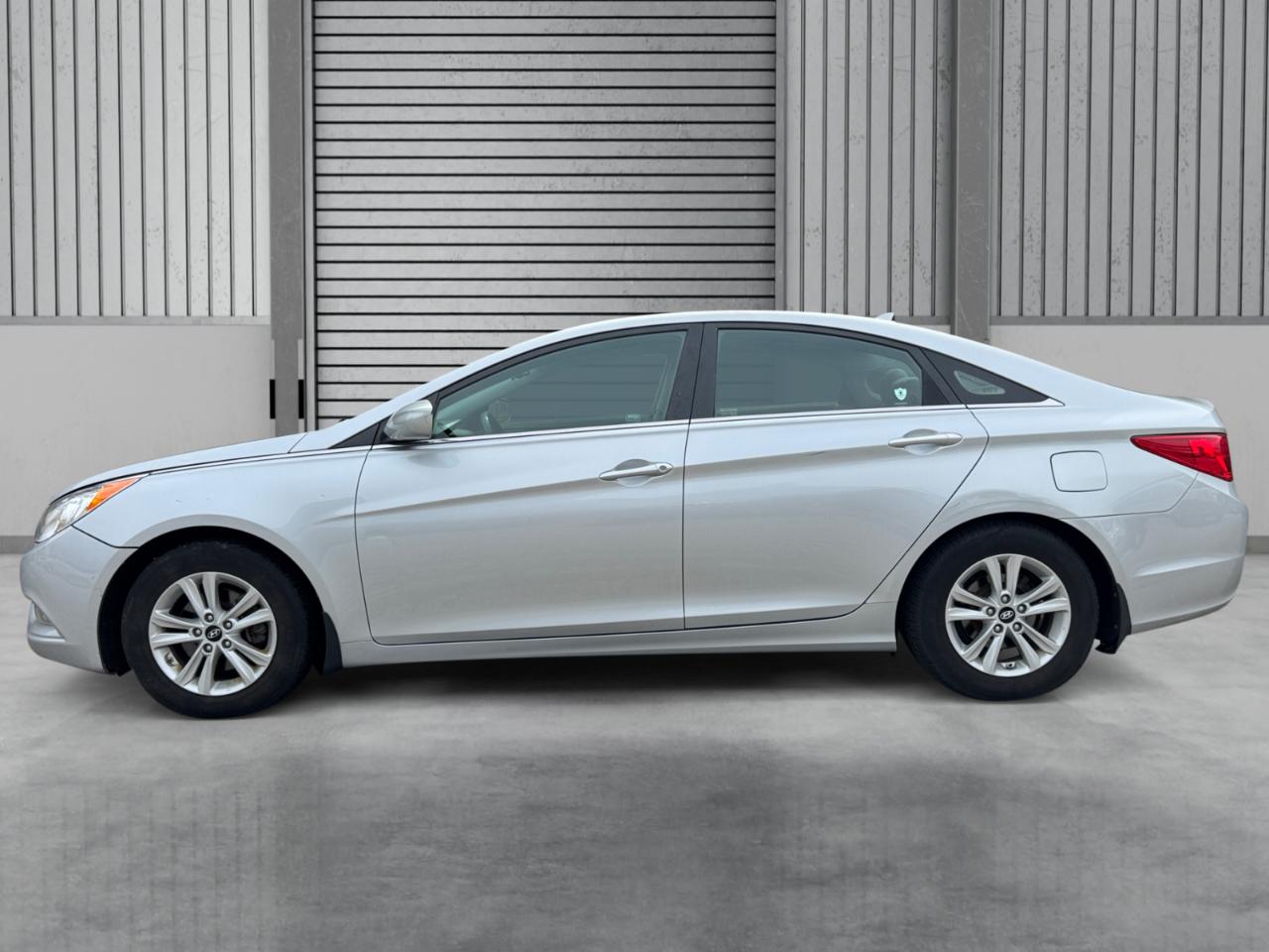Hyundai Sonata 4dr Sdn 2.4L Auto GLS 2013